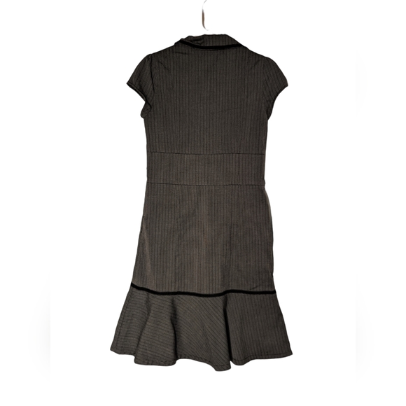 Le Chateau fit and flare suit dress, grey pinstripes with belt. Size medium. - Picture 3 of 4